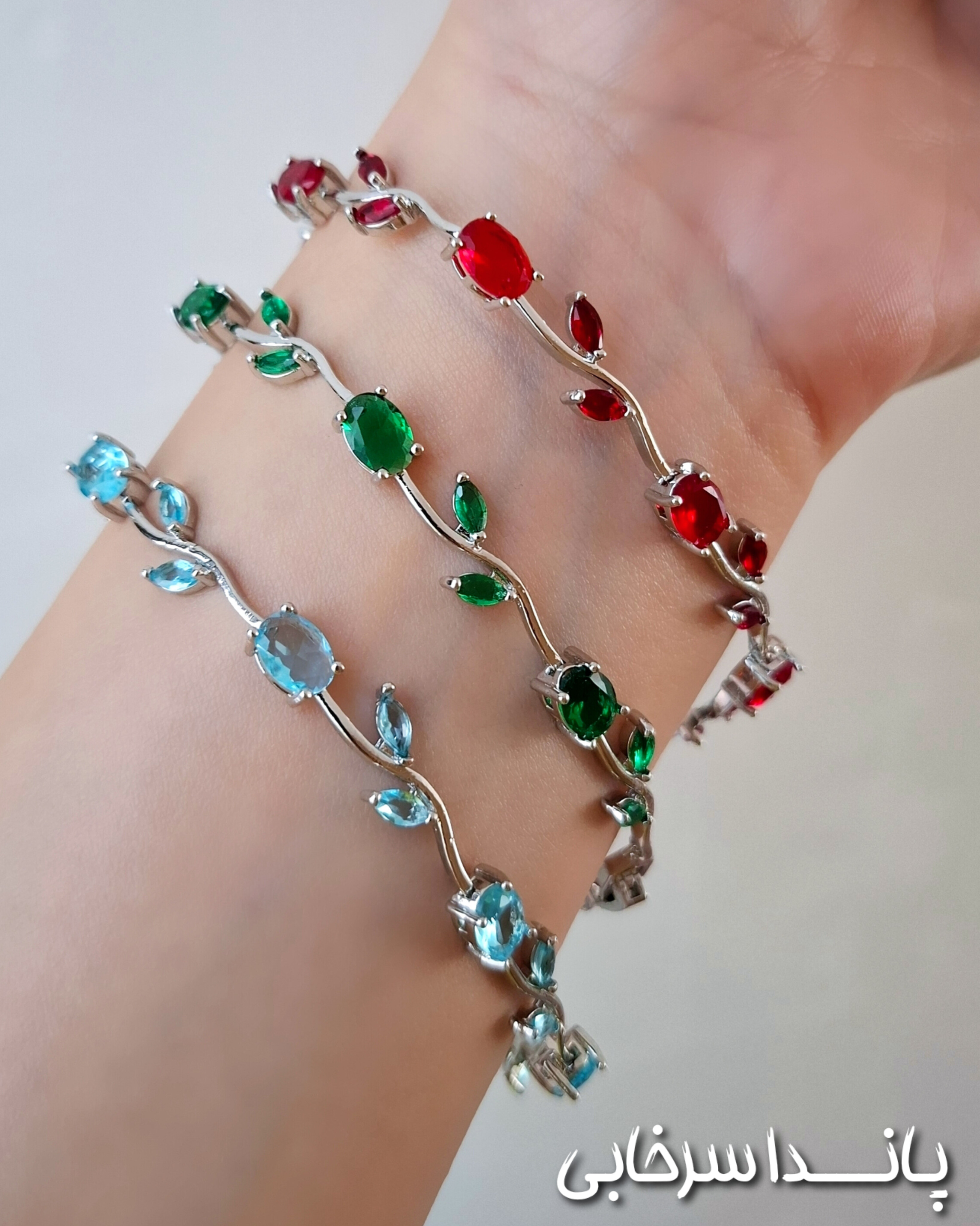 دستبند سوارسکی با طراحی الهام‌گرفته از گل‌های رز